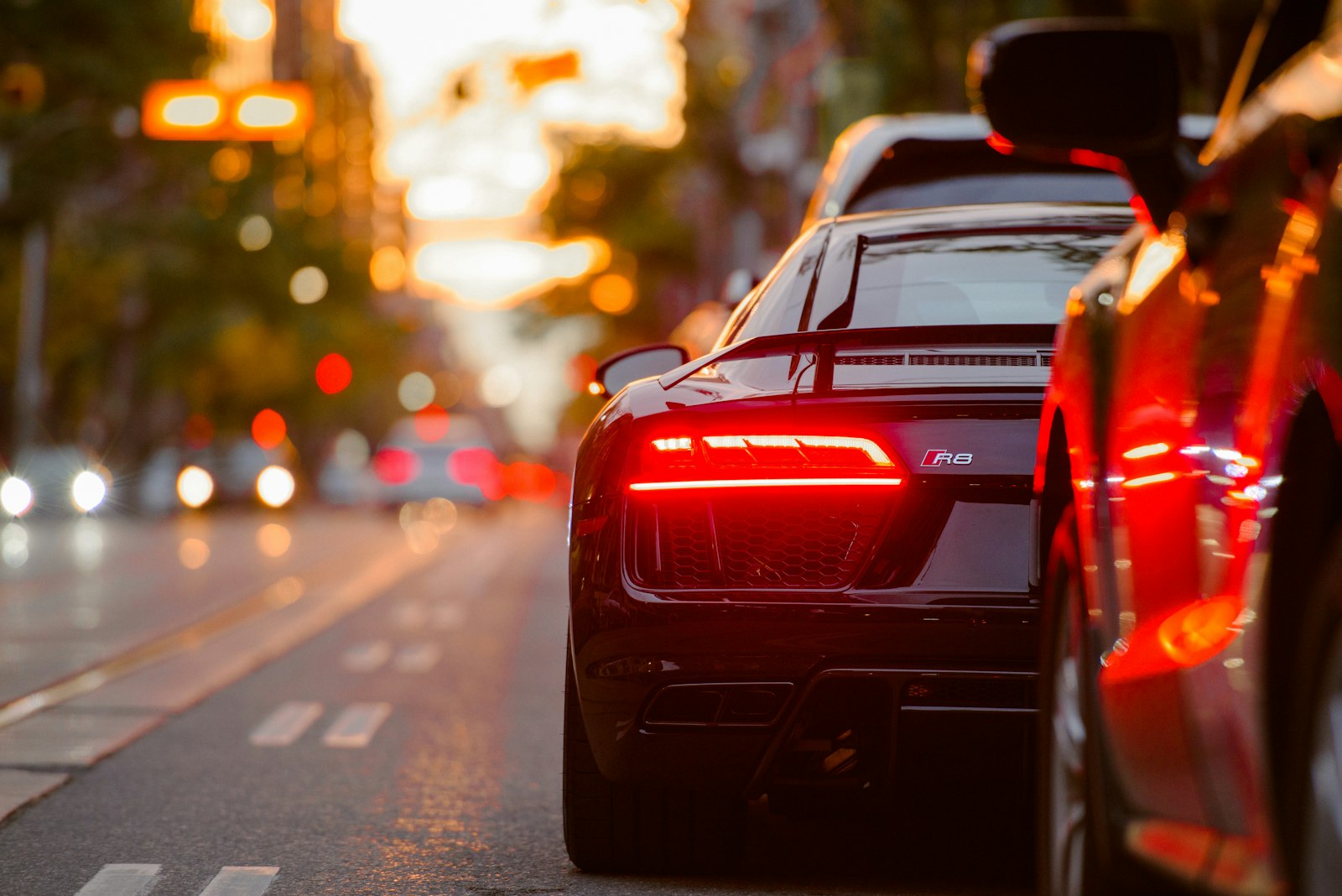Fahrzeug bei Dämmerung — Unfallaufnahme